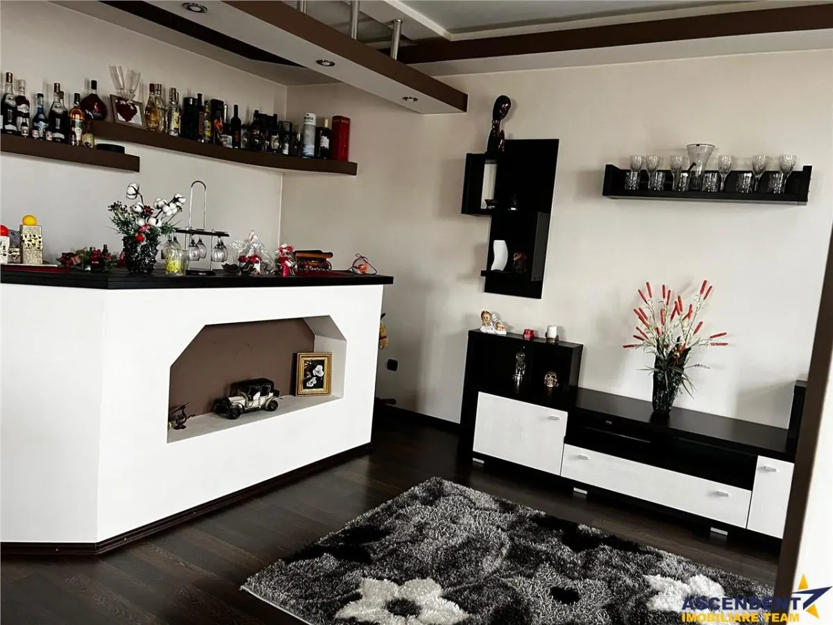 Casa ce imbina eleganta cu functionalitatea, confort pe infrastructura locala - foto 20