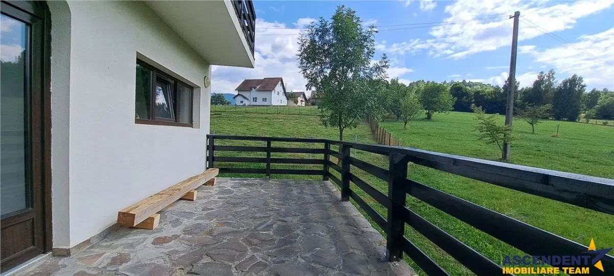 Pensiune pe incantatoare pozitionare, 1.300 mp teren, Bran, Brasov - foto 5