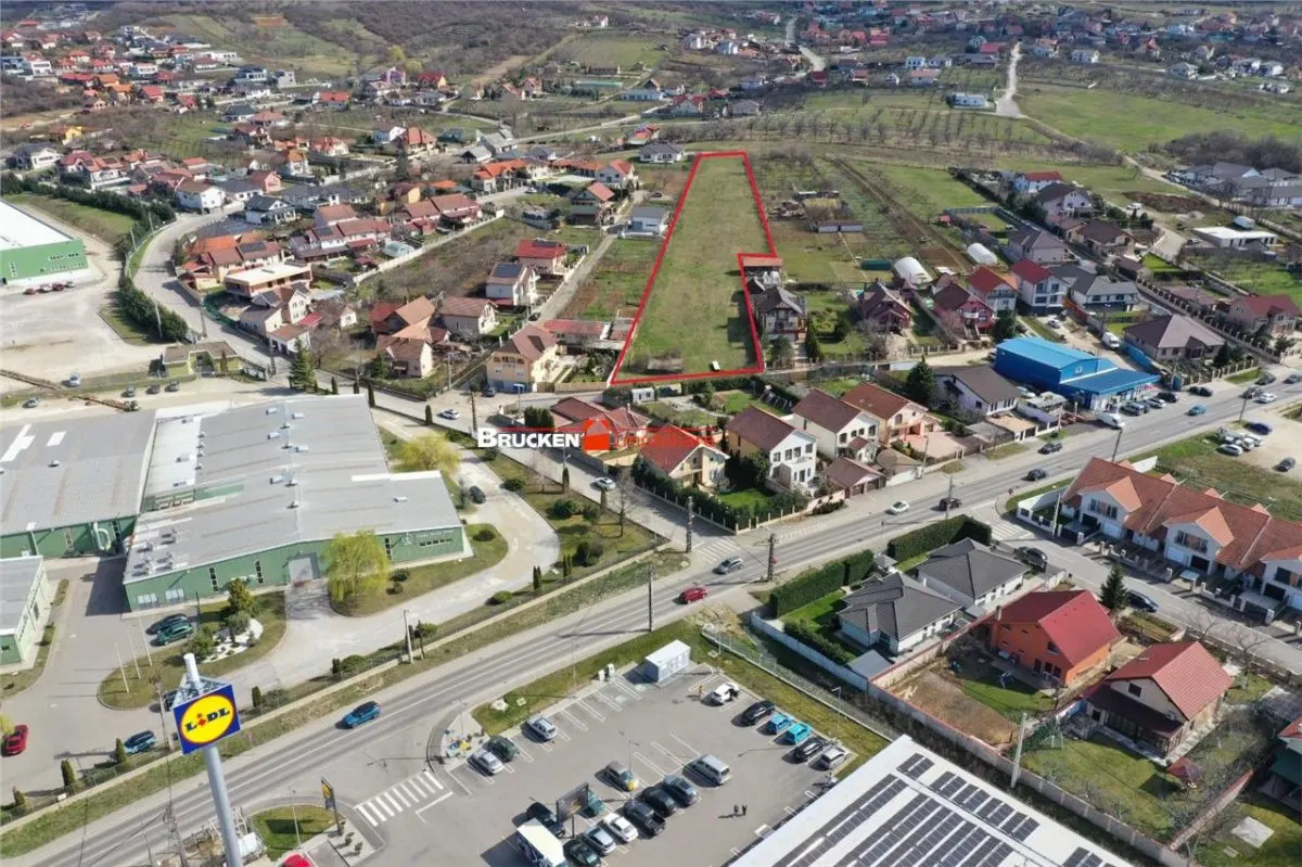 Teren intravilan pentru dezvoltare rezidentiala | 5.680 mp | front dublu | zona de case - foto 3