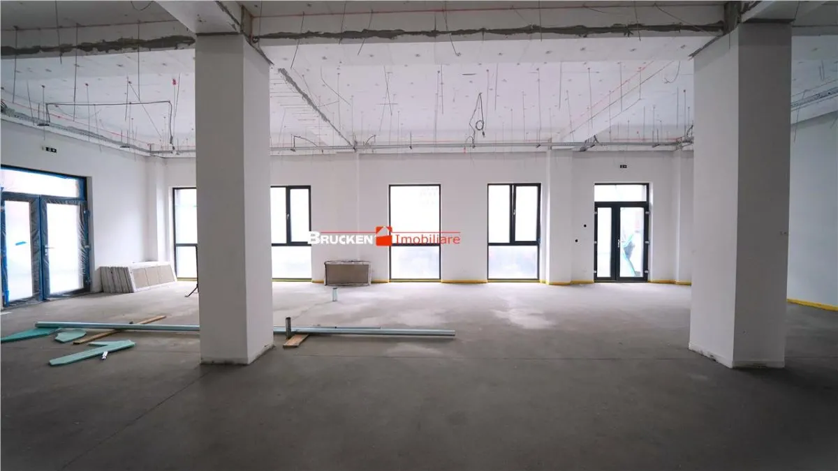 Spatiu comercial de inchiriat â€“ 150 mp â€“ zona Barnutiu / Decebal, Oradea - foto 8