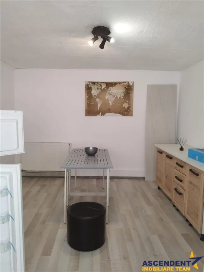 Casa cu doua apartamente in pitorescul areal al Cetatii Medievale - Scheii Brasovului - foto 11