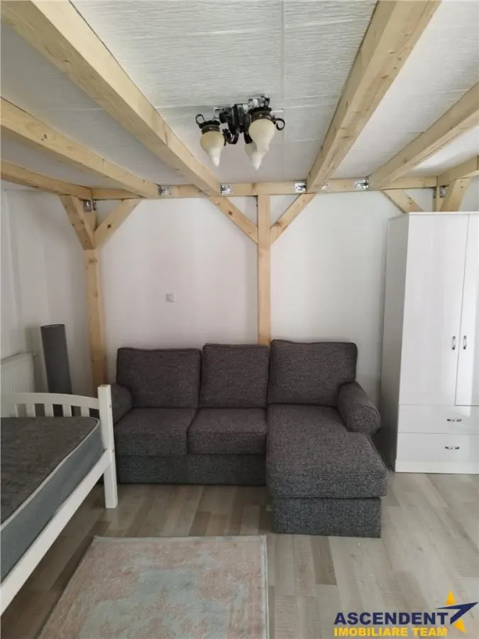 Casa cu doua apartamente in pitorescul areal al Cetatii Medievale - Scheii Brasovului - foto 13