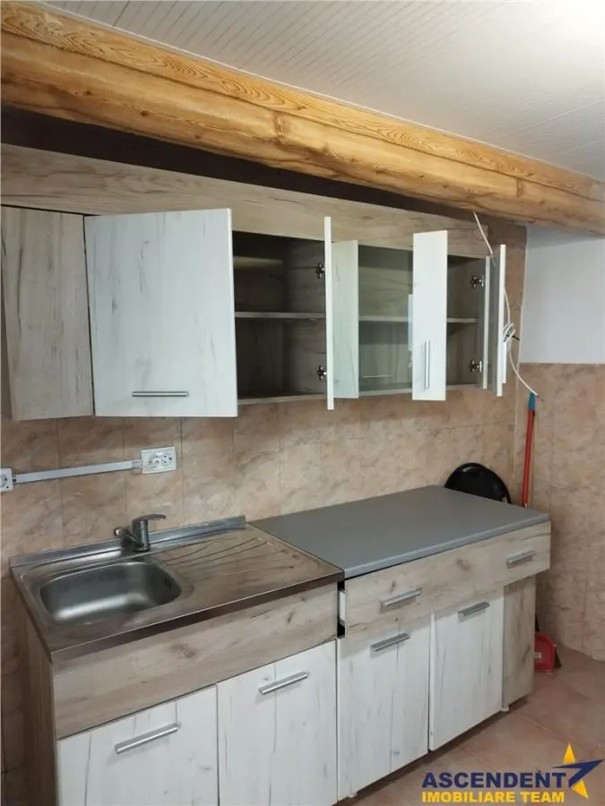 Casa cu doua apartamente in pitorescul areal al Cetatii Medievale - Scheii Brasovului - foto 20