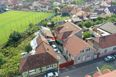 Casa spatioasa P+M cu spatiu comercial â€“ Rogerius, zona Stadionului - Oradea