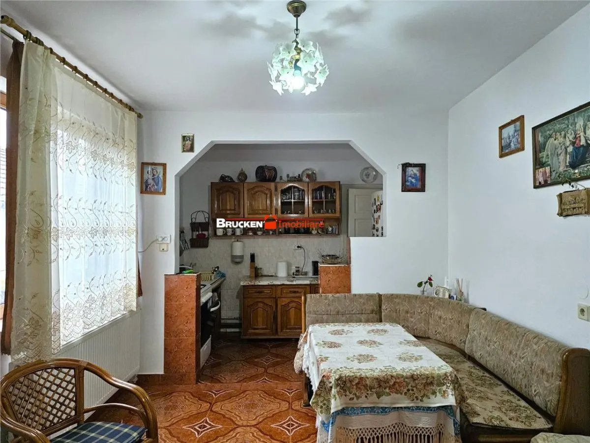 Casa spatioasa P+M cu spatiu comercial â€“ Rogerius, zona Stadionului - foto 9