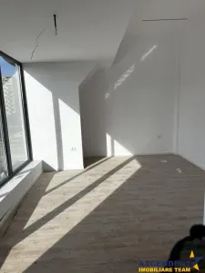 Regim vila, nou, decomandat, incalzire pardoseala, finisaje LUX, Tractorul ,Brasov - foto 3