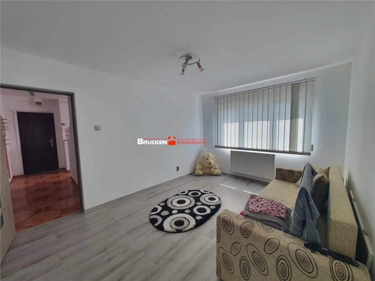 Apartament cu 2 camere de vanzare - foto 2