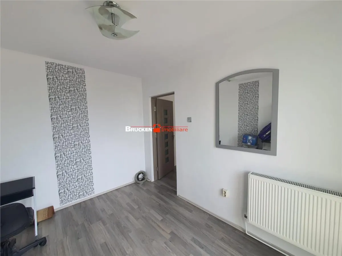 Apartament cu 2 camere de vanzare - foto 3