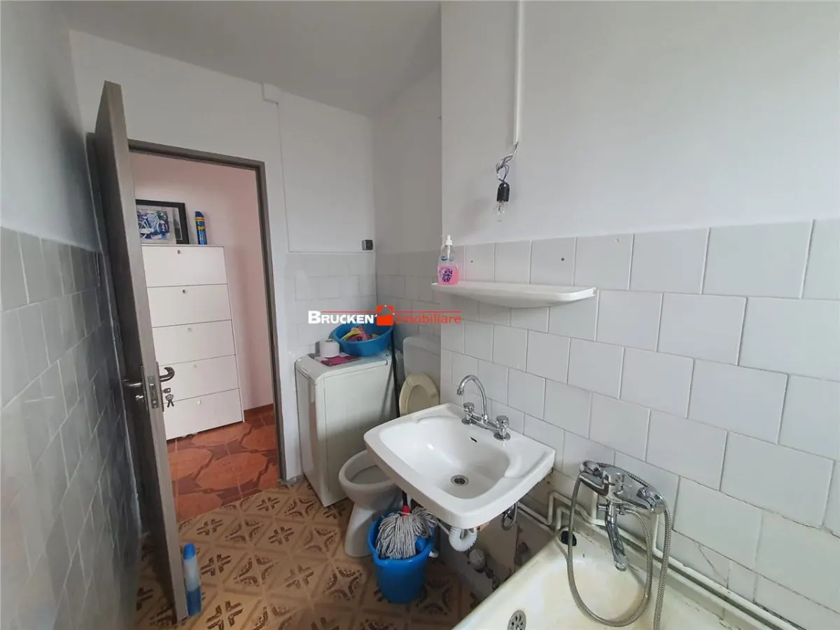 Apartament cu 2 camere de vanzare - foto 8