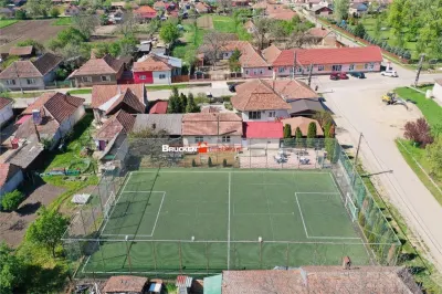 PROPRIETATE CU AFACERE FUNCTIONALA DE VANZARE - PETREU, LANGA MARGHITA - foto 5
