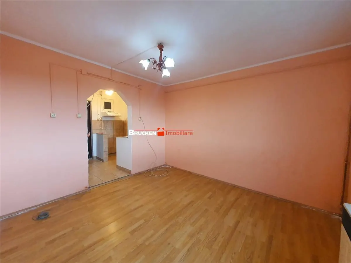 Garsoniera de vanzare - foto 2