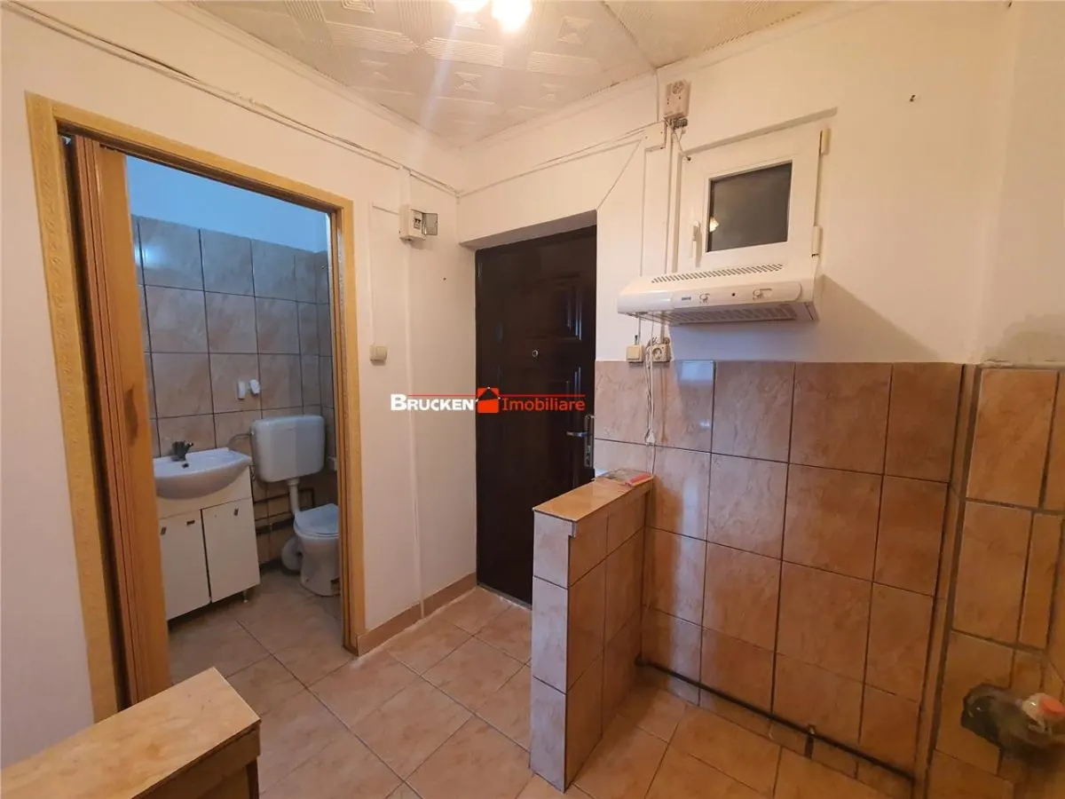 Garsoniera de vanzare - foto 5