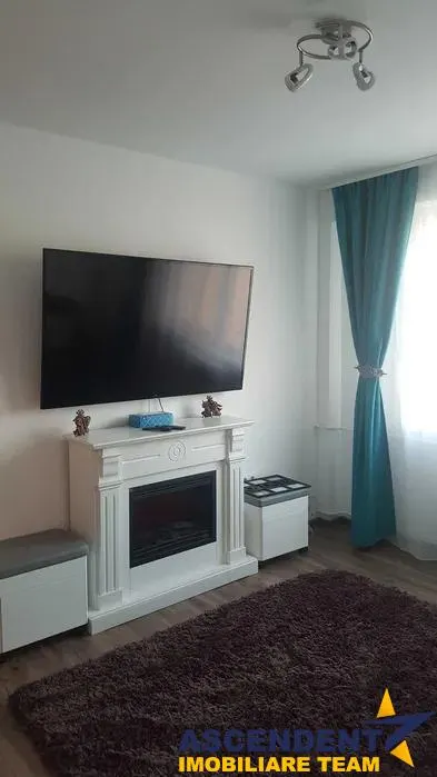 Decomandat, mobilat si utilat, loc de parcare, boxa, vedere frumoasa, Central, Brasov, - foto 1