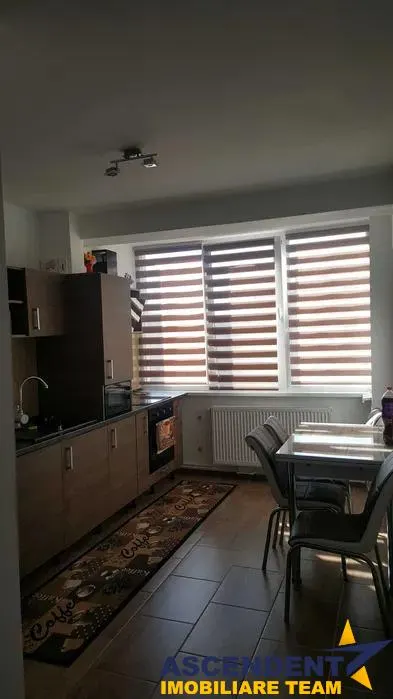 Decomandat, mobilat si utilat, loc de parcare, boxa, vedere frumoasa, Central, Brasov, - foto 2