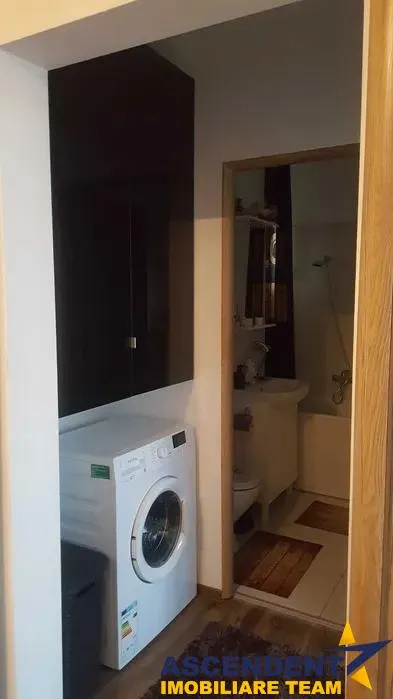 Decomandat, mobilat si utilat, loc de parcare, boxa, vedere frumoasa, Central, Brasov, - foto 5