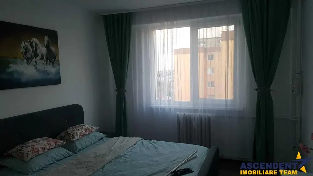 Decomandat, mobilat si utilat, loc de parcare, boxa, vedere frumoasa, Central, Brasov, - foto 6