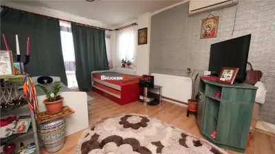 Apartament cu 3 camere de vanzare - Marghita