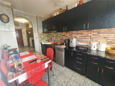 Apartament cu 3 camere de vanzare - foto 6