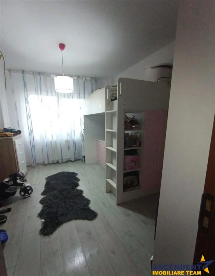 Decomandat, doua balcoane, - foto 2