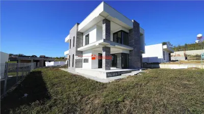 VILA CONTEMPORANA INTR-UN MINI-CARTIER NOU - foto 3