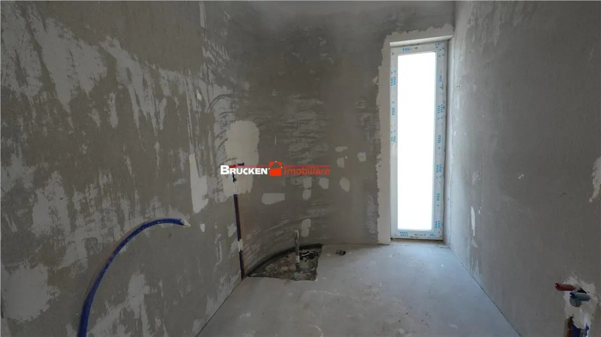 RESEDINTA CU TENDINTE CONTEMPORANE INTR-UN ANSAMBLU NOU DE VILE - foto 8