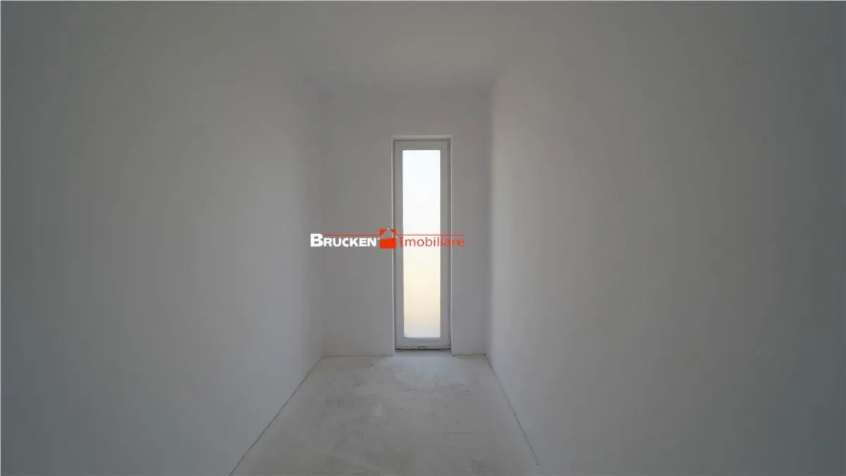 RESEDINTA CU TENDINTE CONTEMPORANE INTR-UN ANSAMBLU NOU DE VILE - foto 10