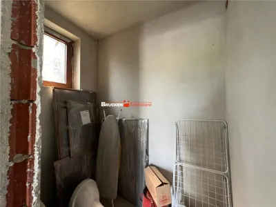 Casa de vanzare in zona centrala din Petreu - foto 18