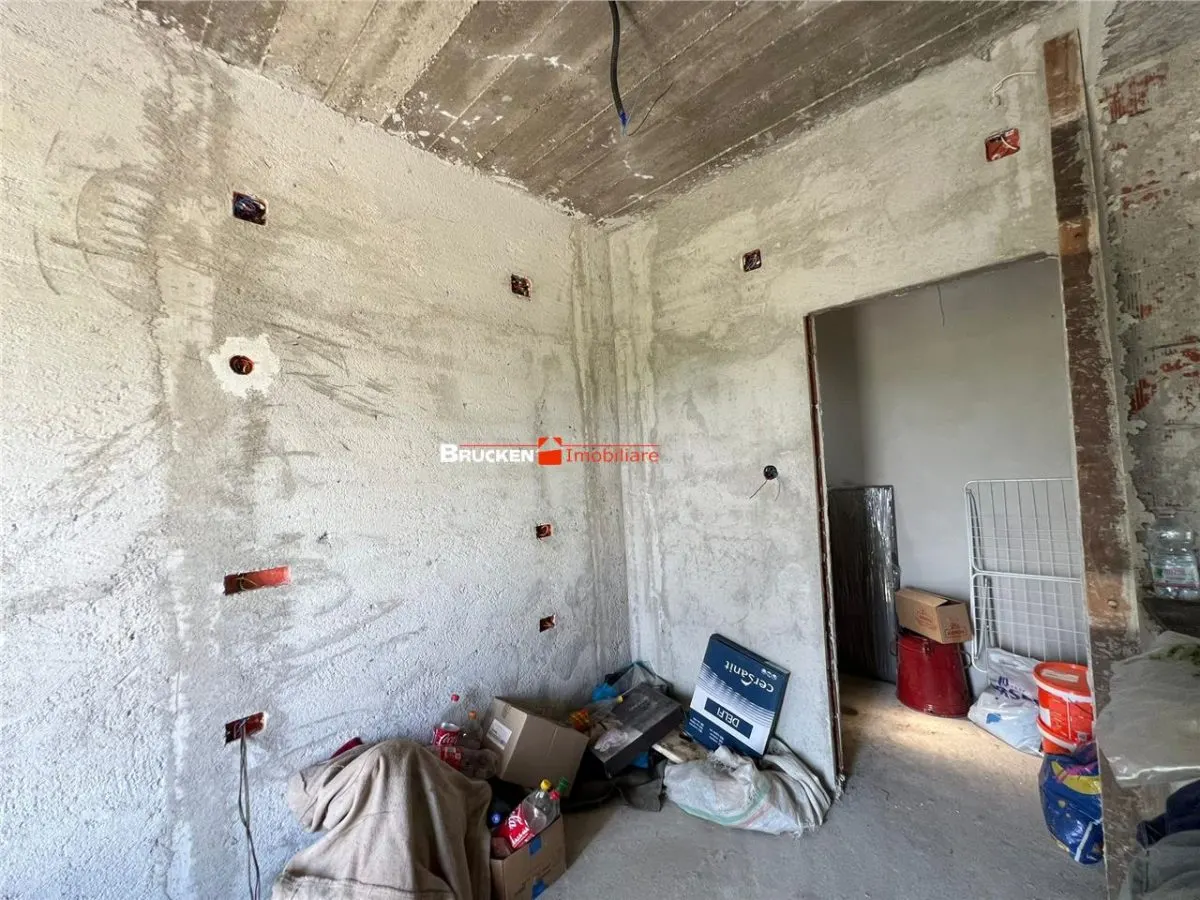 Casa de vanzare in zona centrala din Petreu - foto 19
