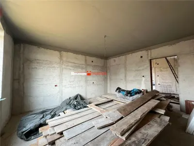 Casa de vanzare in zona centrala din Petreu - foto 24
