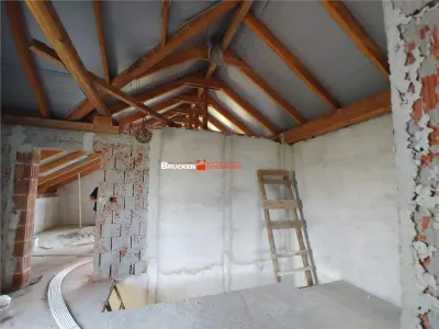 Casa de vanzare in zona centrala din Petreu - foto 7