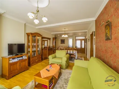 Trei imobile speciale, deschidere variante destinatie, incadrata pe 1.100 mp teren, Brasov - foto 2