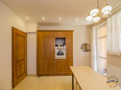 Trei imobile speciale, deschidere variante destinatie, incadrata pe 1.100 mp teren, Brasov - foto 15