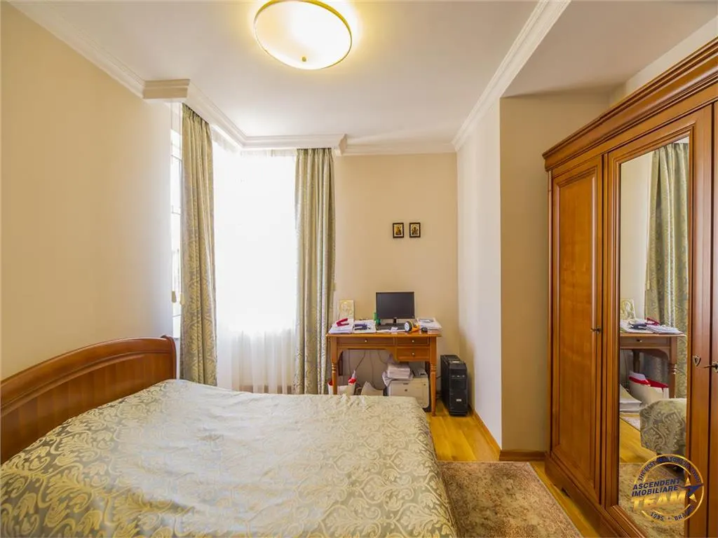 Trei imobile speciale, deschidere variante destinatie, incadrata pe 1.100 mp teren, Brasov - foto 19