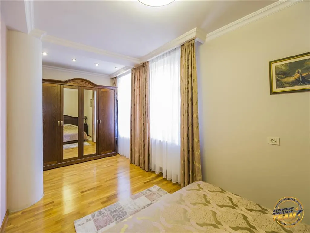 Trei imobile speciale, deschidere variante destinatie, incadrata pe 1.100 mp teren, Brasov - foto 9
