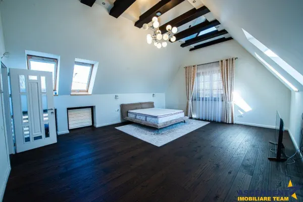 Casă 11 camere Sânpetru - poza 6