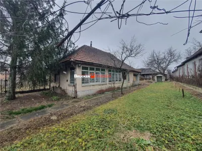 Casa cu teren aferent - Marghita