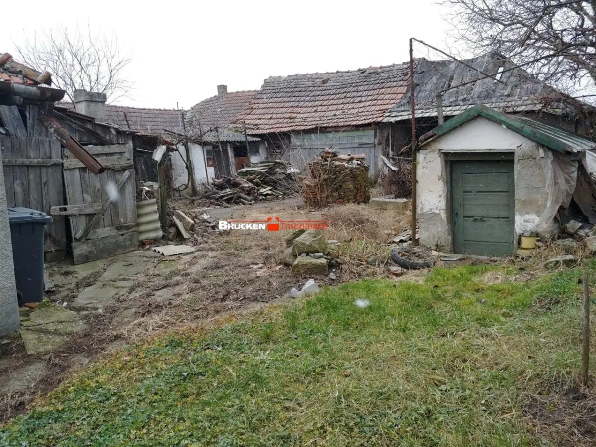 Casa cu teren aferent - foto 2