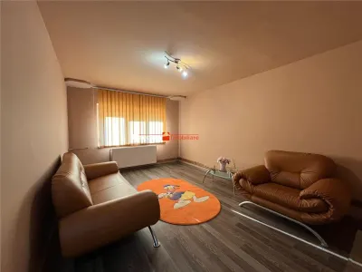 Apartament cu 3 camere de inchiriat - foto 2