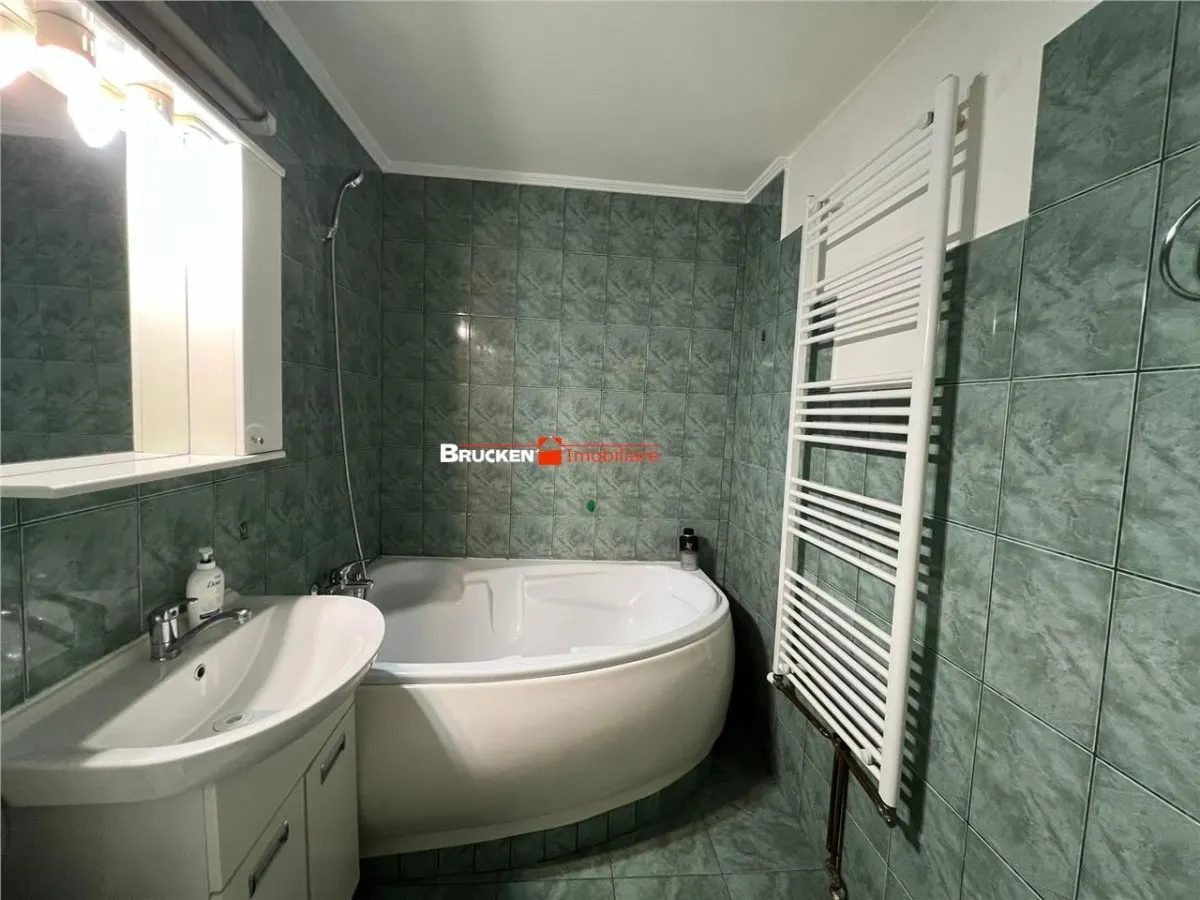 Apartament cu 3 camere de inchiriat - foto 12