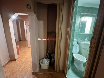 Apartament cu 3 camere de inchiriat - foto 13