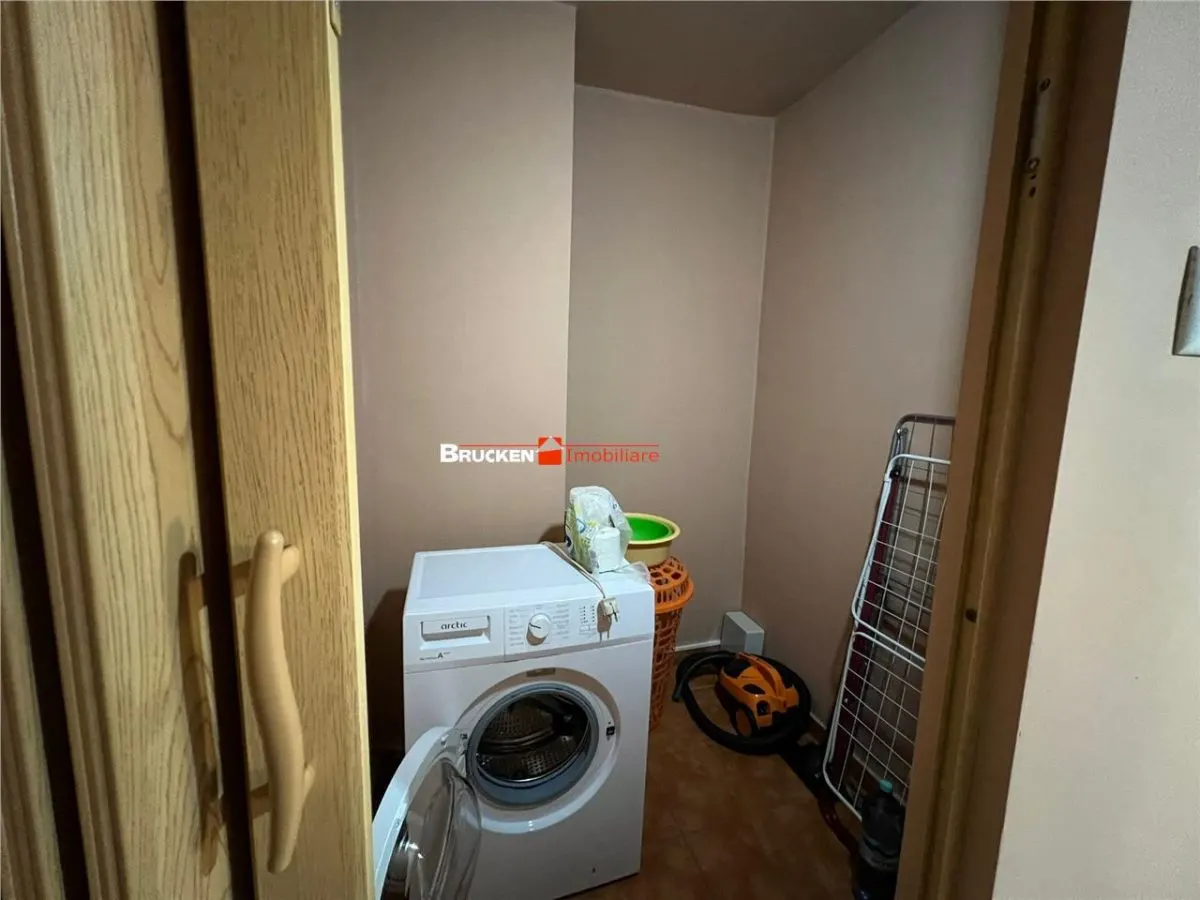 Apartament cu 3 camere de inchiriat - foto 14