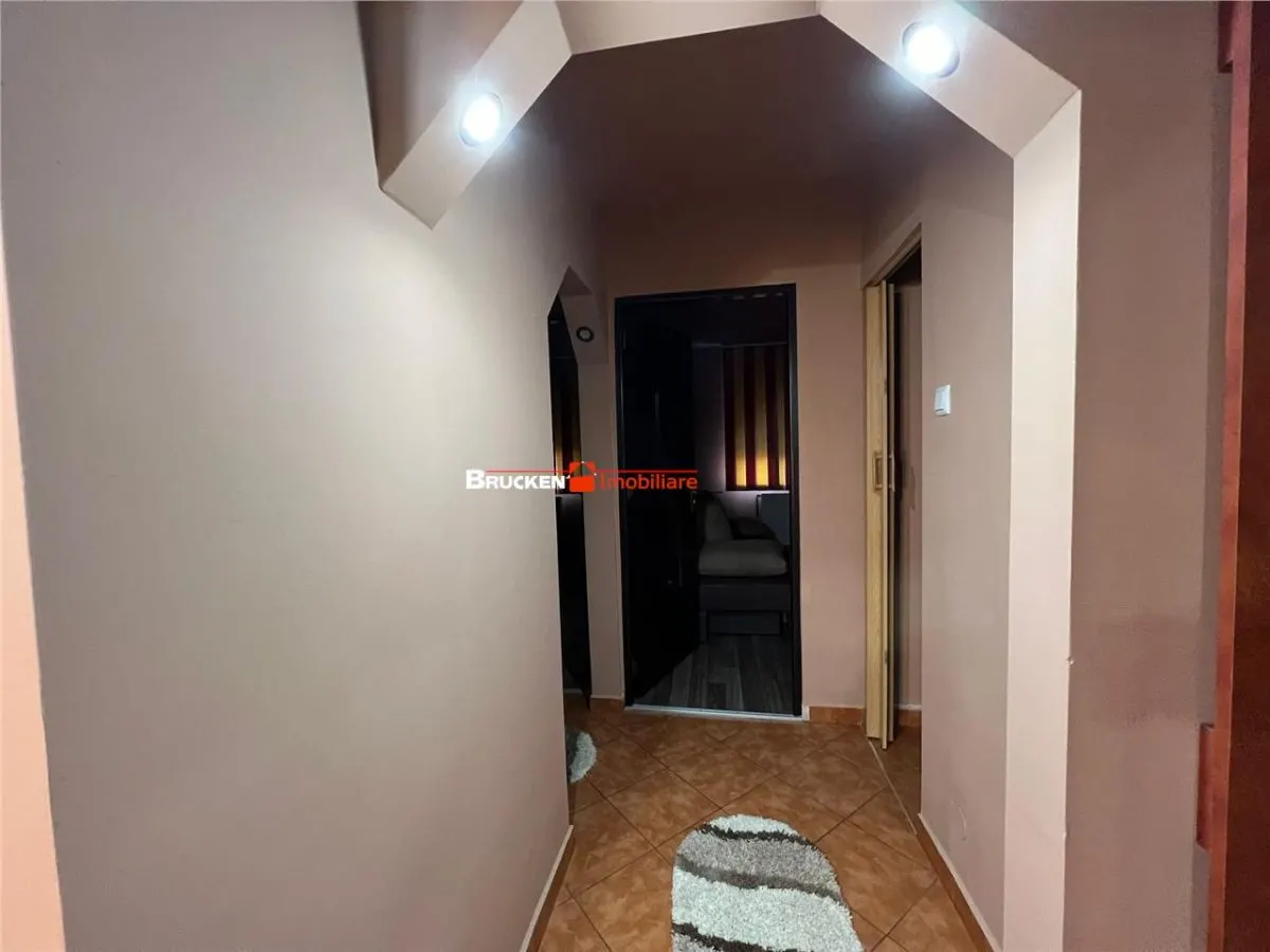 Apartament cu 3 camere de inchiriat - foto 15