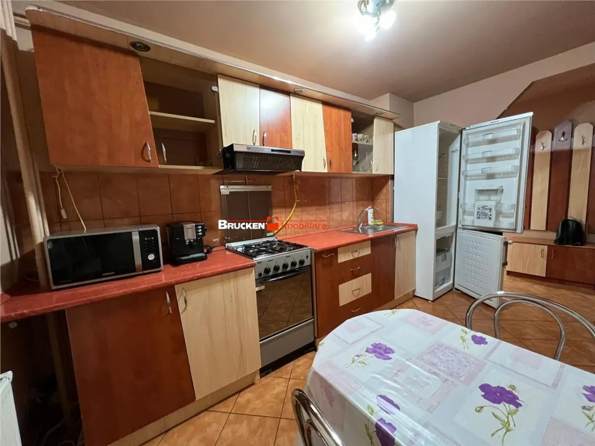Apartament cu 3 camere de inchiriat - foto 7