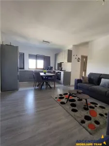 Apartament in casa, curte proprie, mobilat, intrare Sanpetru, - foto 2