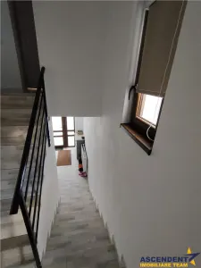 Apartament in casa, curte proprie, mobilat, intrare Sanpetru, - foto 14