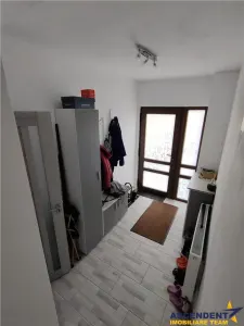 Apartament in casa, curte proprie, mobilat, intrare Sanpetru, - foto 15