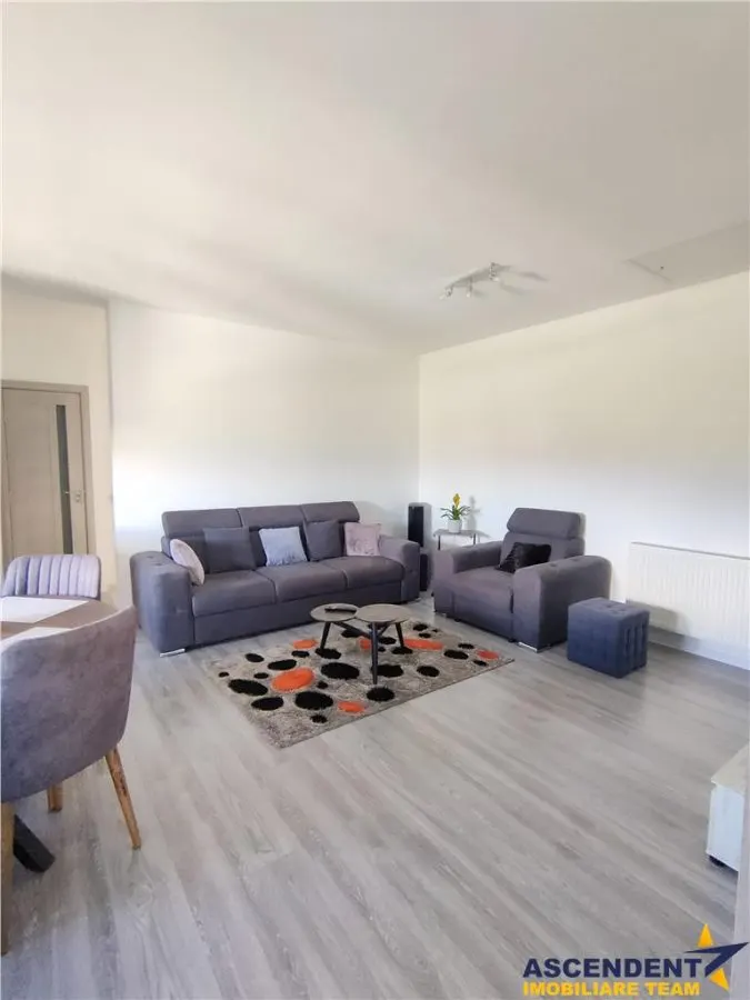 Apartament in casa, curte proprie, mobilat, intrare Sanpetru, - foto 18