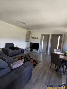 Apartament in casa, curte proprie, mobilat, intrare Sanpetru, - foto 3