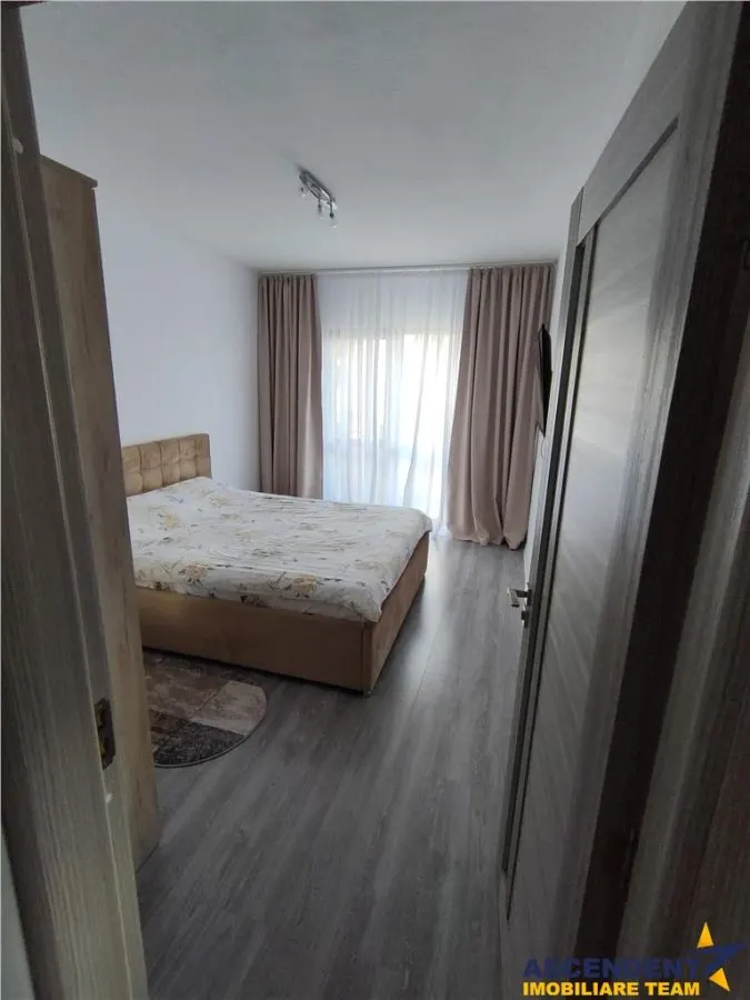 Apartament in casa, curte proprie, mobilat, intrare Sanpetru, - foto 21