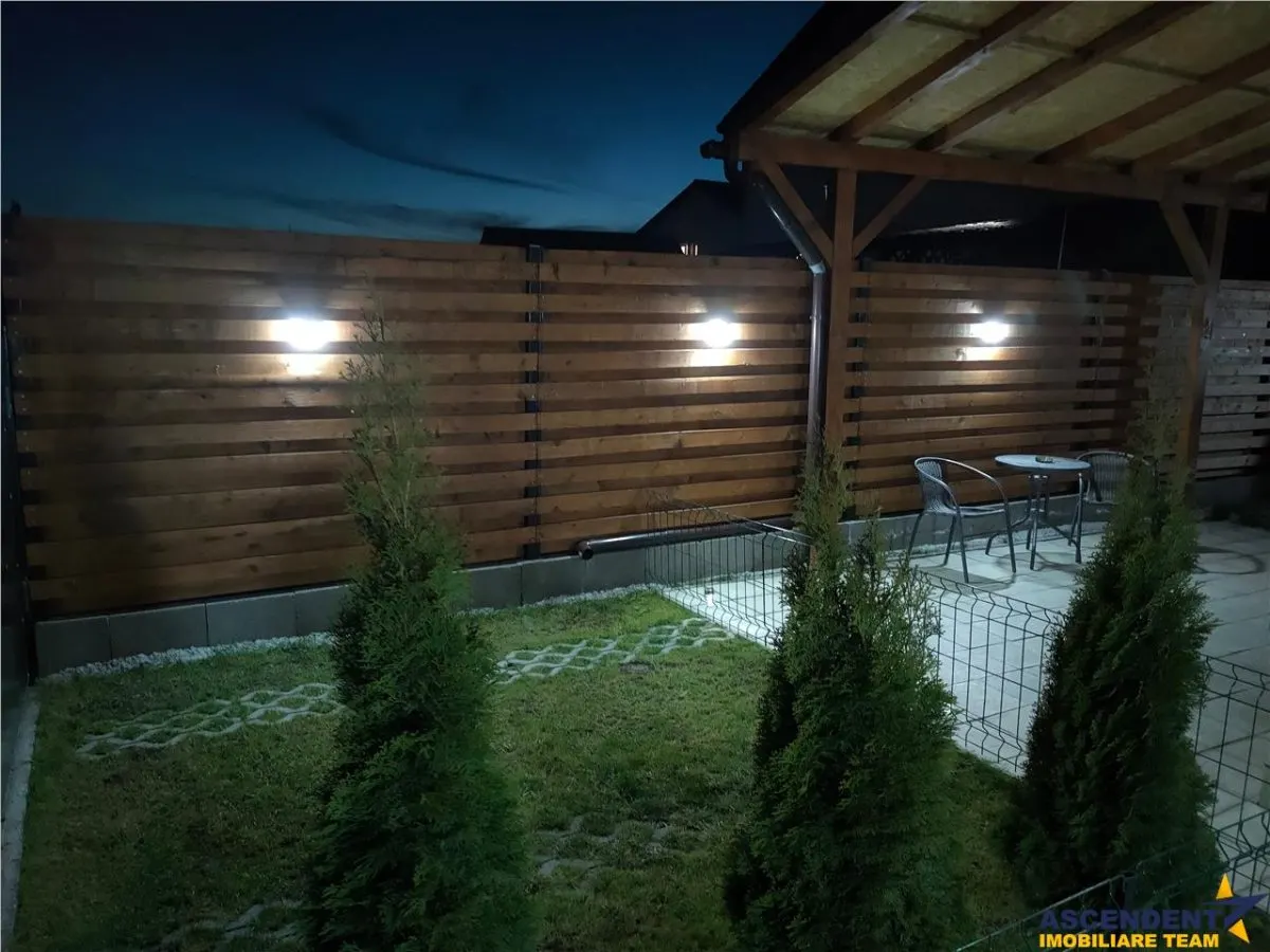 Apartament in casa, curte proprie, mobilat, intrare Sanpetru, - foto 7
